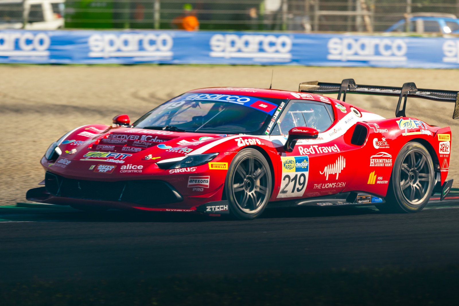 Ferrari Challenge Swiss Motor Company in pista