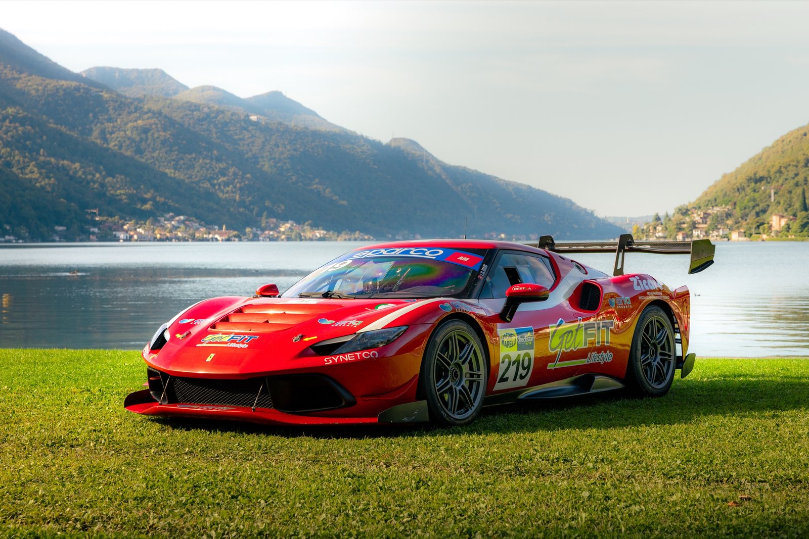 Ferrari 488 Challenge Swiss Motor Company sul lago